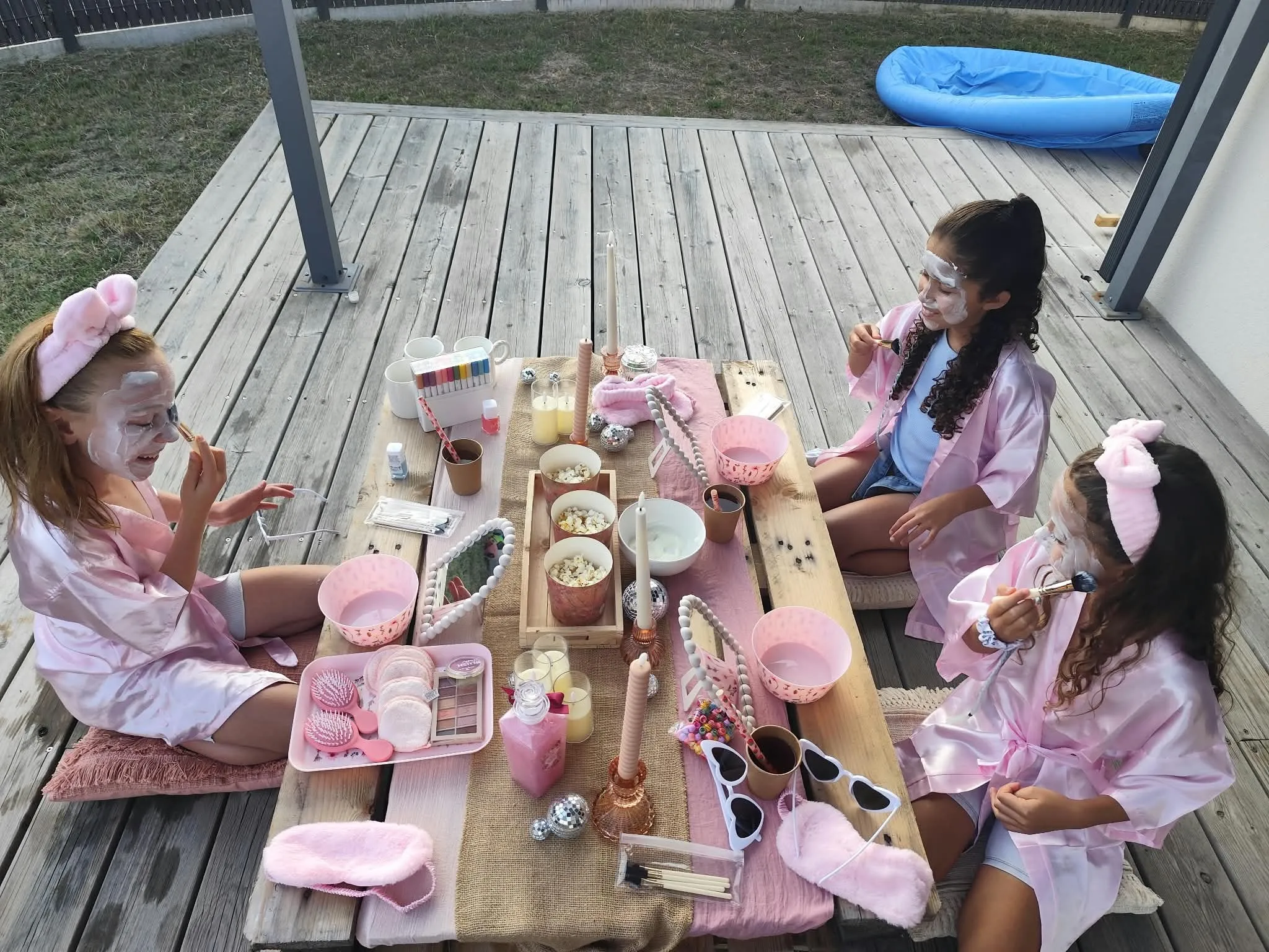 Atelier soins sur la terrasse, masques et bandeaux