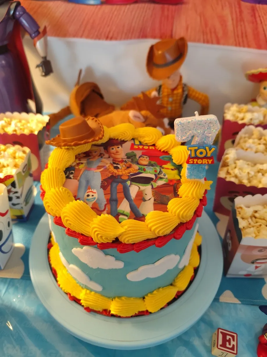 Gâteau d'anniversaire au décor de Woody